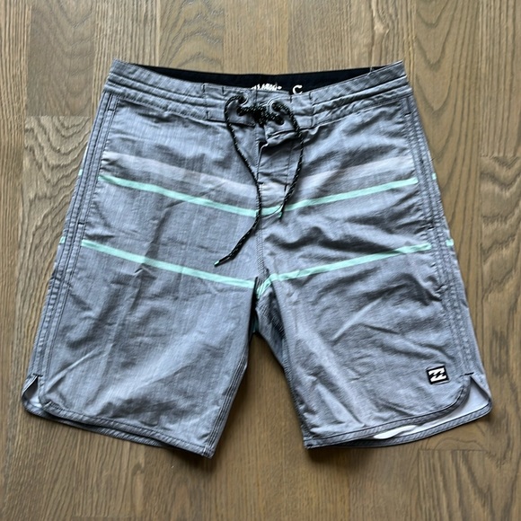 Billabong Other - Men's Billabong Men's 4-Way Stretch Spinner Lt Boardshort - Sz 28